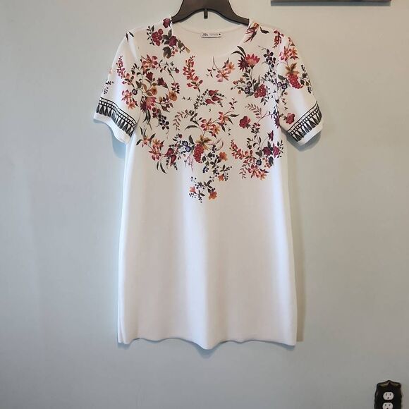 Zara Dresses & Skirts - Zara size M White Floral Mini Dress